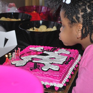 pink skull cake